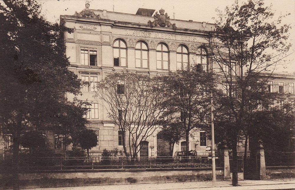 Stauffenbergallee 4