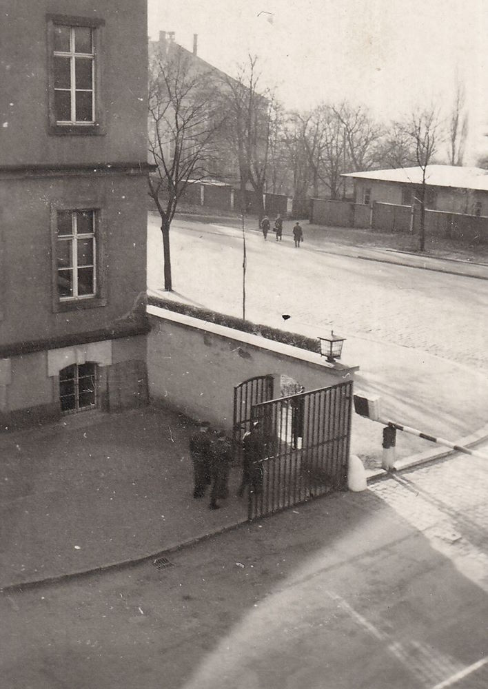 Stauffenbergallee 18