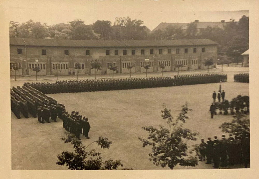 Stauffenbergallee 24