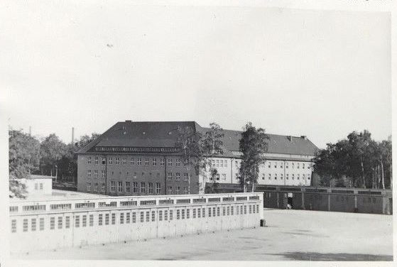 Stauffenbergallee 24