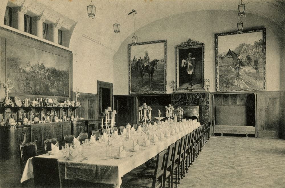 Stauffenbergallee 12