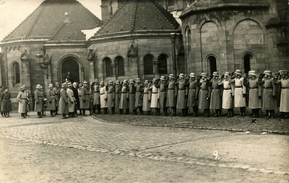 Stauffenbergallee (Carolaallee)