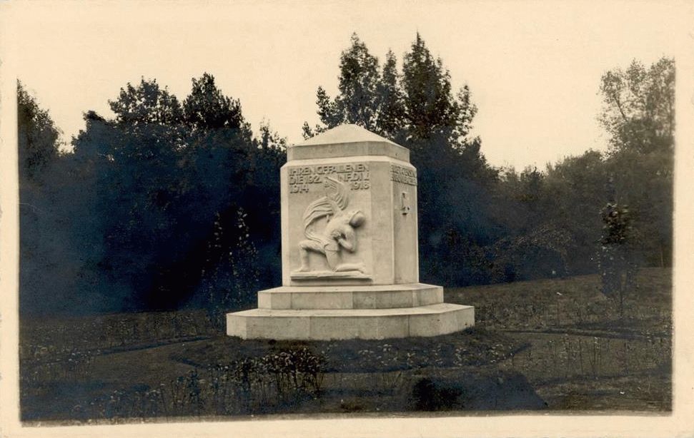 Stauffenbergallee (Carolaallee)