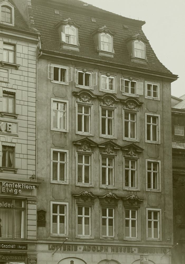 An der Kreuzkirche 1