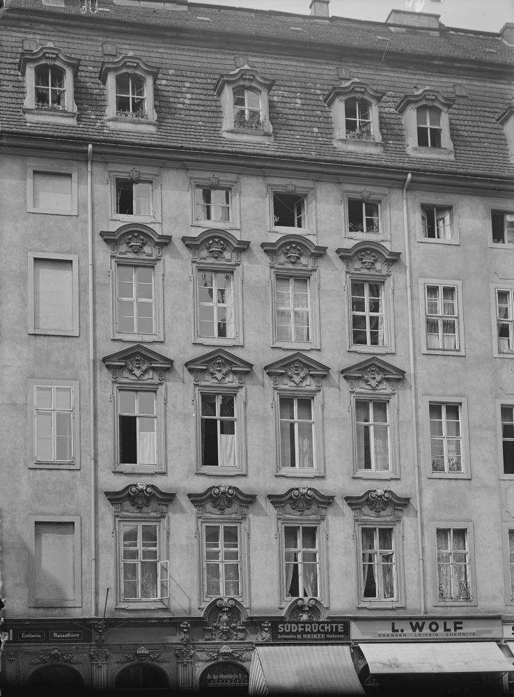 An der Kreuzkirche 1
