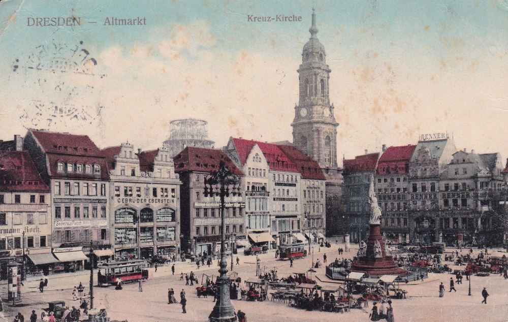 Altmarkt - Südostseite quer mit Markt