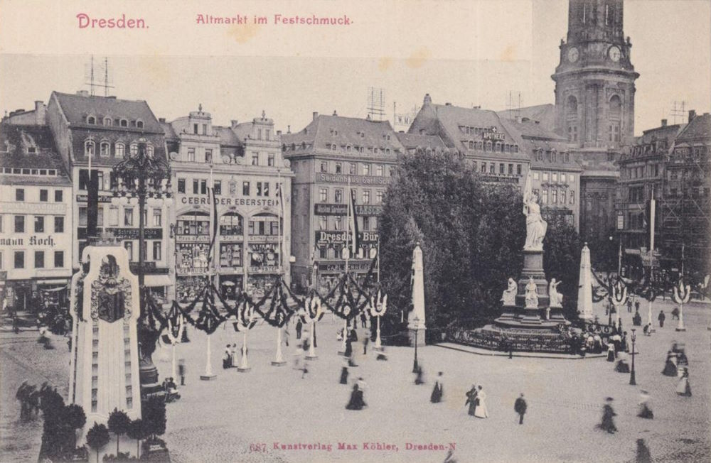 Altmarkt - Südostseite quer mit Markt