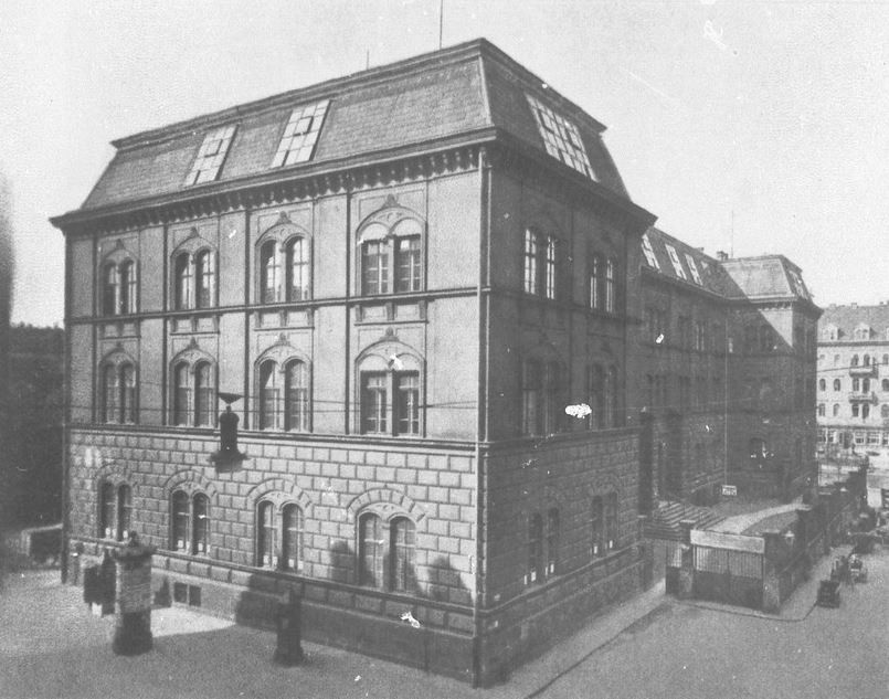 Antonsplatz 1