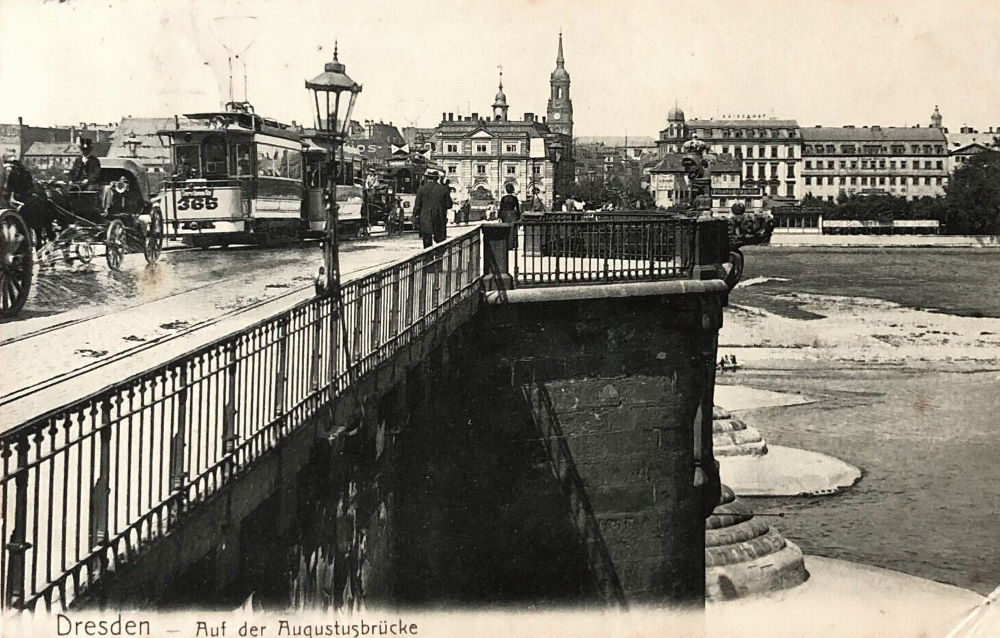 Alte Augustusbrücke - auf der Brücke