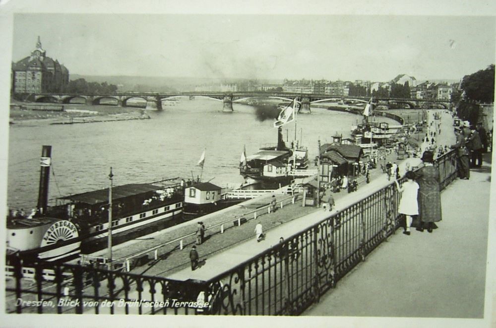Brühlsche Terrasse