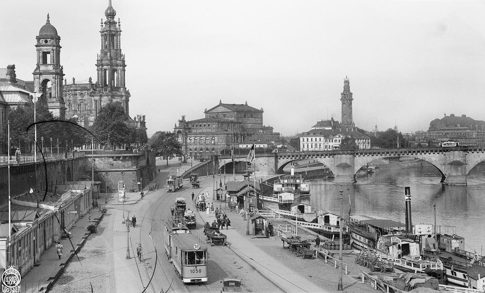 Brühlsche Terrasse