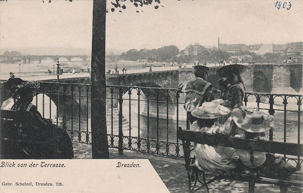 Brühlsche Terrasse