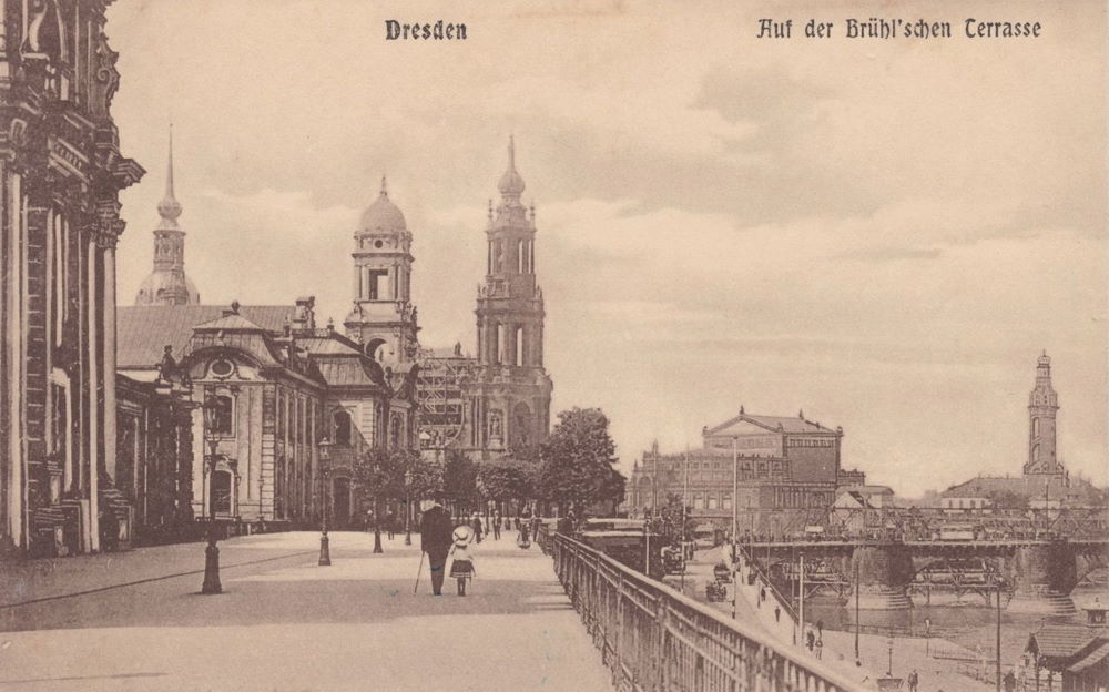Brühlsche Terrasse