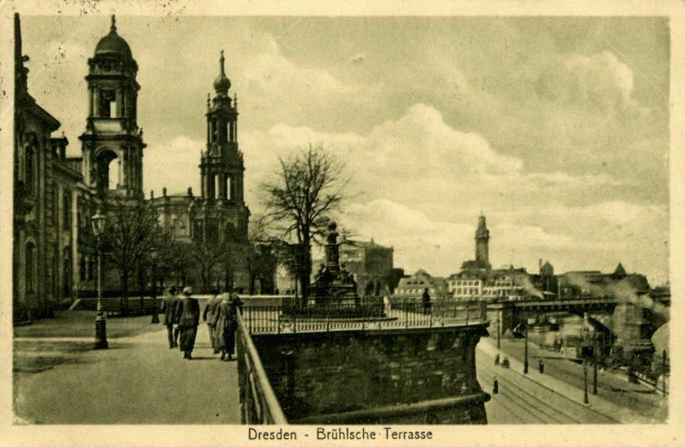 Brühlsche Terrasse