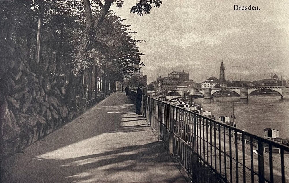 Brühlsche Terrasse