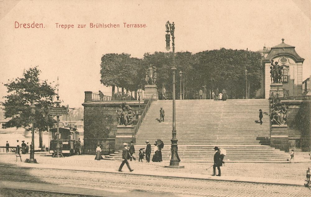 Brühlsche Terrasse