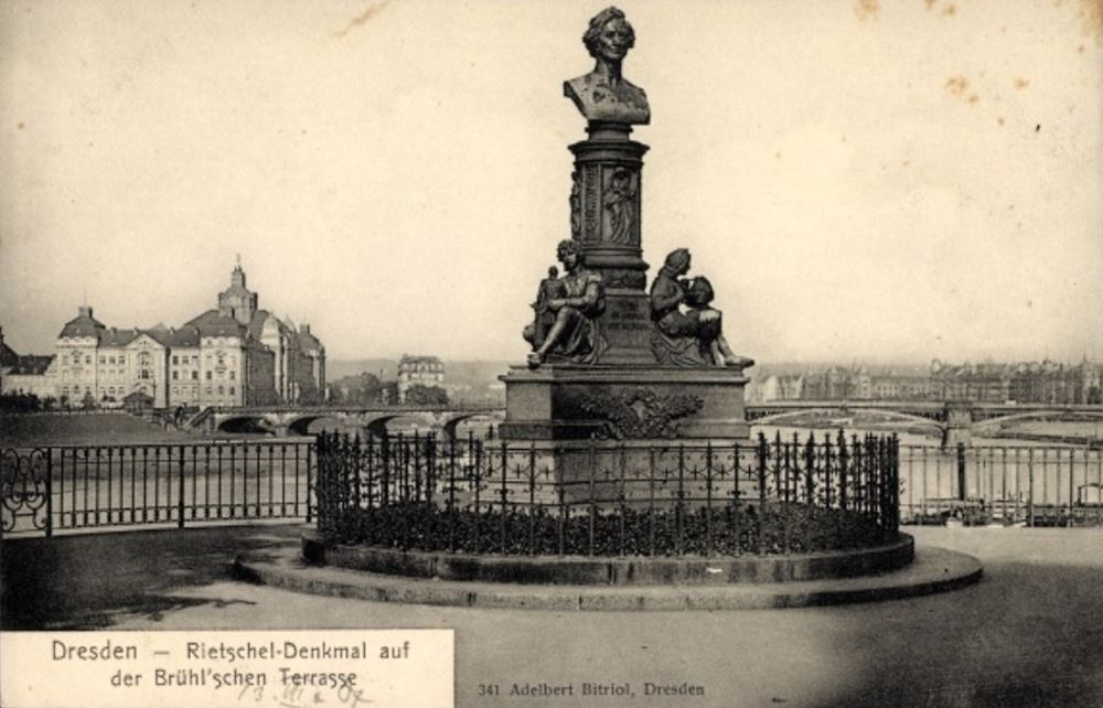 Brühlsche Terrasse