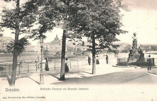 Brühlsche Terrasse