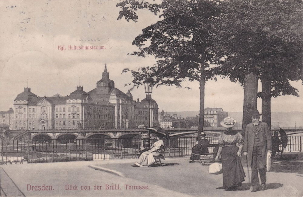 Brühlsche Terrasse