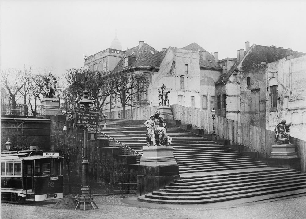 Brühlsche Terrasse