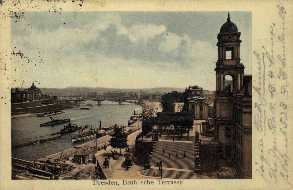 Brühlsche Terrasse - von der Hofkirche