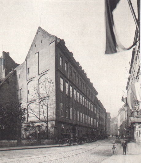 Kreuzstraße 10