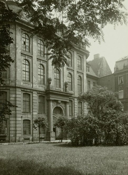Landhausstraße 16