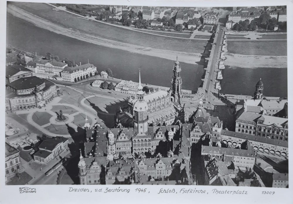 Residenzschloss - Außenansichten 1