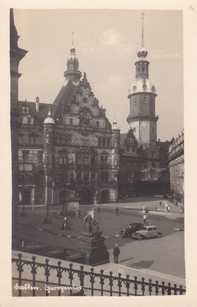 Residenzschloss - Georgenbau von der Terrassentreppe