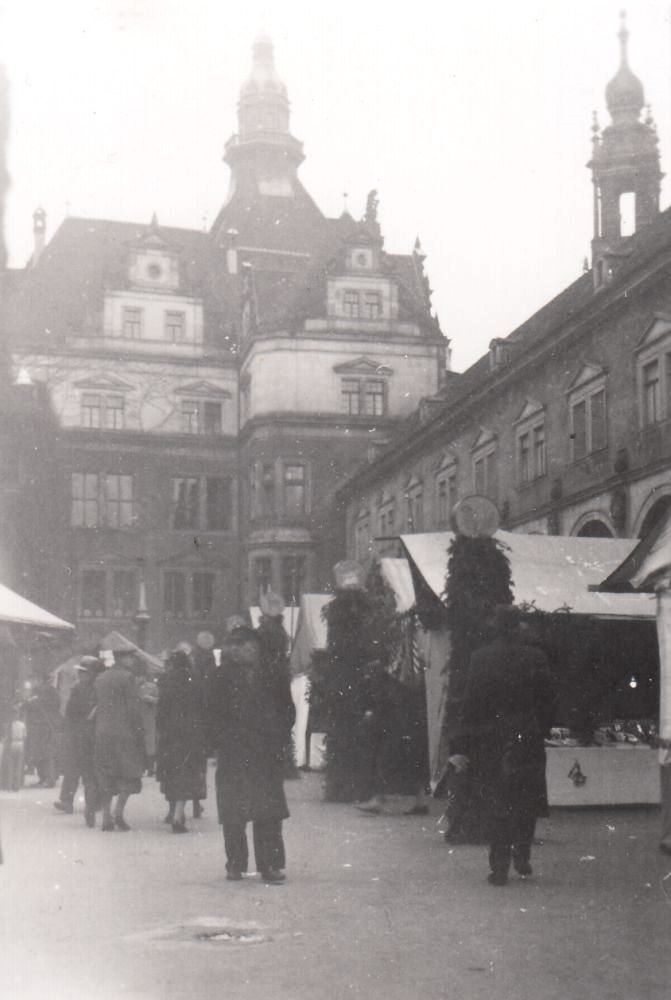 Residenzschloss - Stallhof - Striezelmarkt