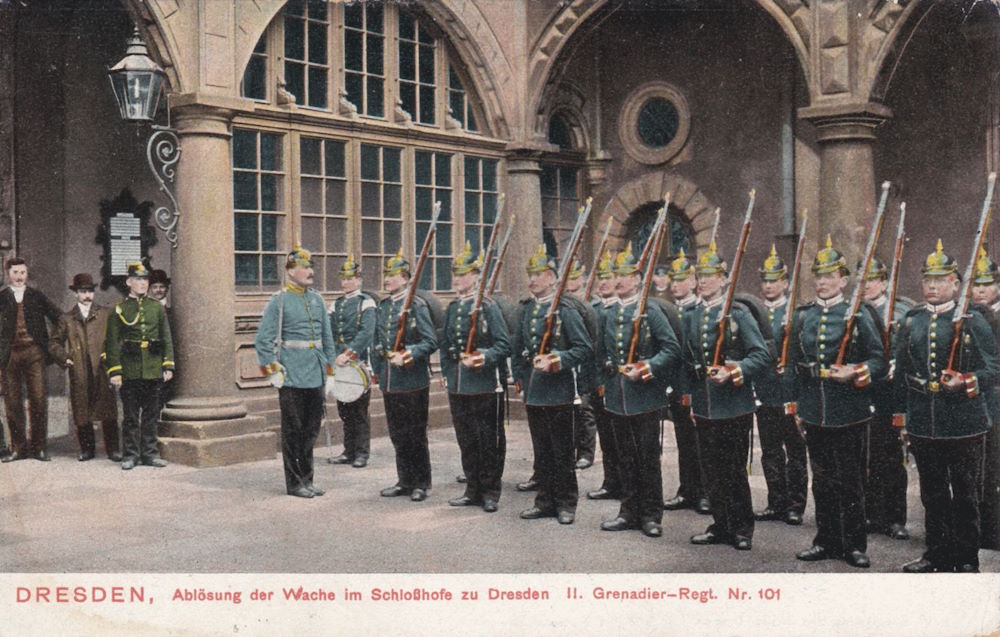 Residenzschloss - Kleiner Schlosshof - Schlosswache