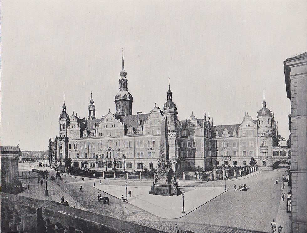 Residenzschloss - Außenansichten 1