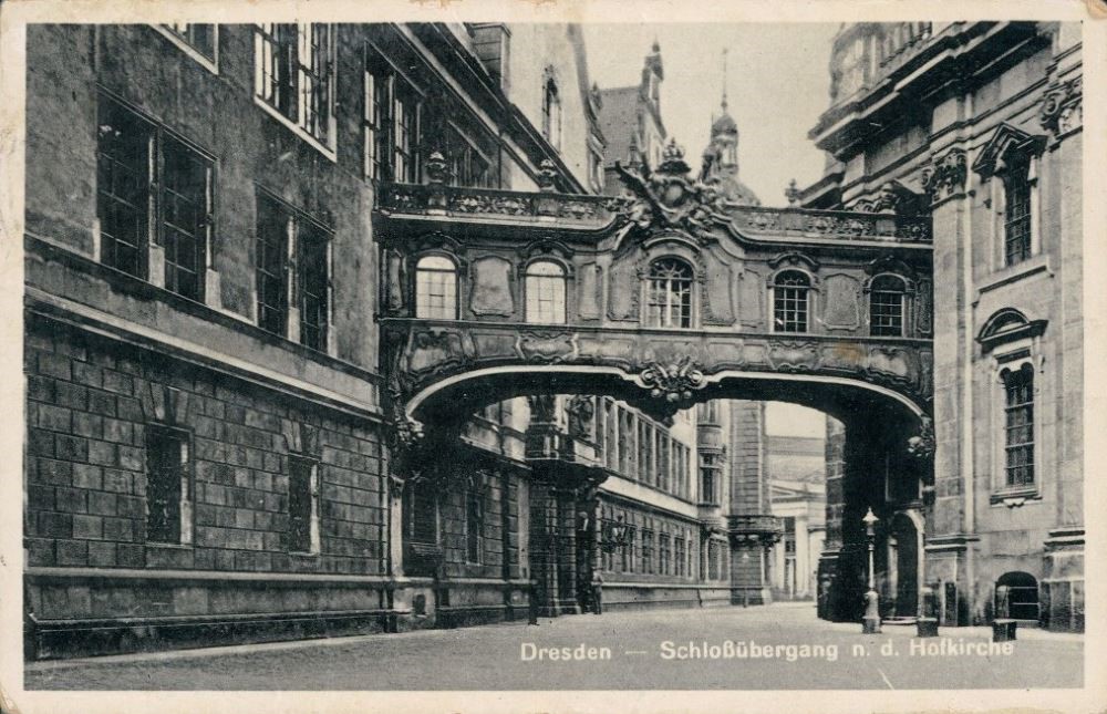 Residenzschloss - Brücke zur Hofkirche