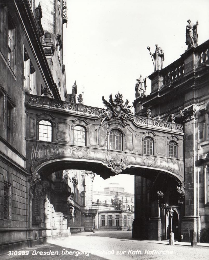 Residenzschloss - Brücke zur Hofkirche
