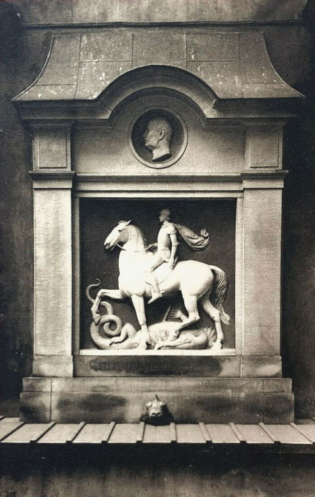 Residenzschloss - Georgsbrunnen