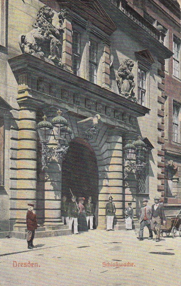 Residenzschloss - Tor von der Schloßstraße