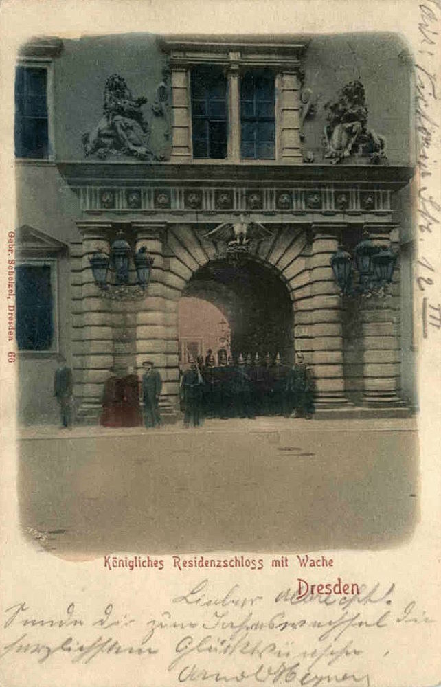 Residenzschloss - Tor von der Schloßstraße