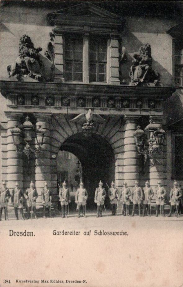 Residenzschloss - Tor von der Schloßstraße