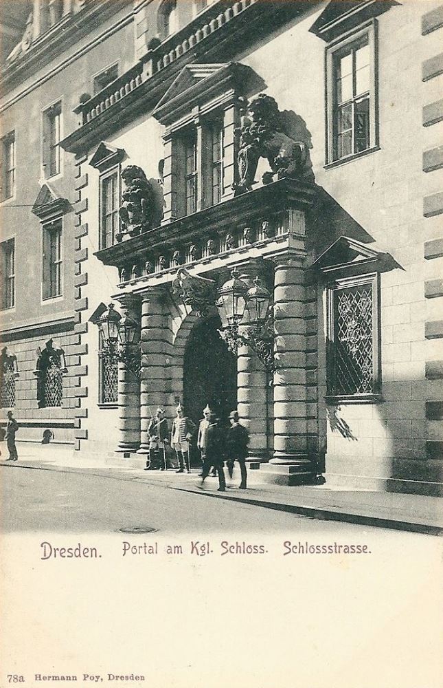 Residenzschloss - Tor von der Schloßstraße