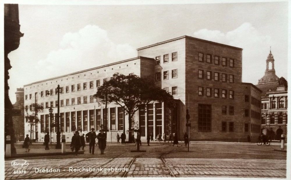 Petersburger Straße 2