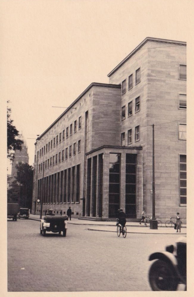 Petersburger Straße 2