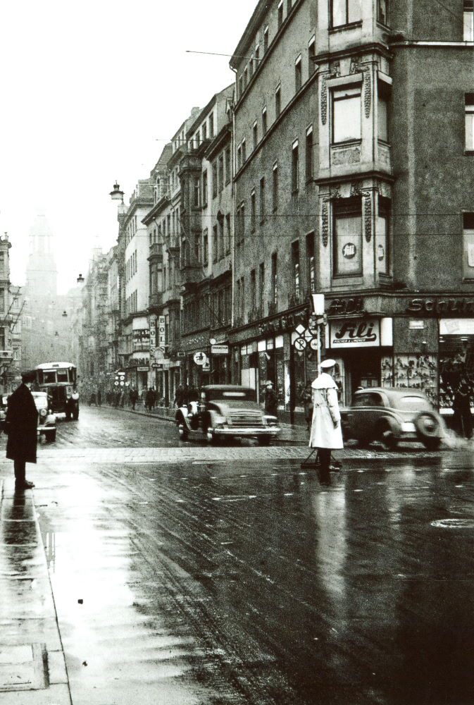 Schloßstraße 2 (-1887 Schloßstraße 33) / Altmarkt