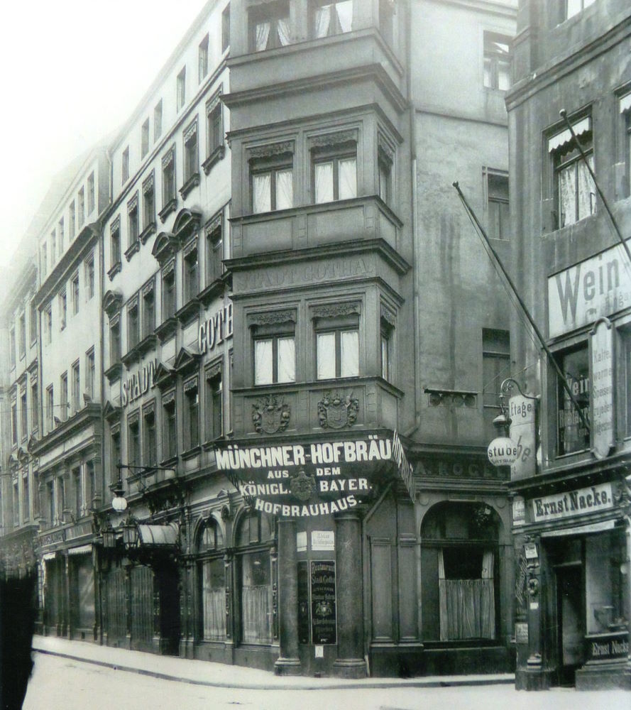 Schloßstraße 11 (-1858 Schlossgasse 8, 1858-87 Schloßstr. 8) / Kleine Brüdergasse