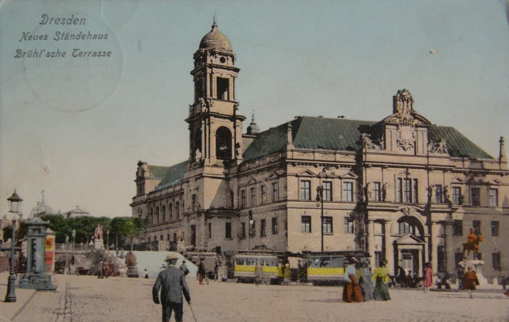 Schloßplatz 1