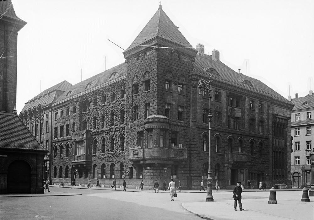 Schulgasse 2 / Pfarrgasse 1