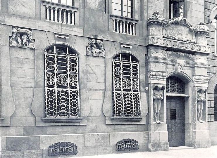 Schulgasse 4
