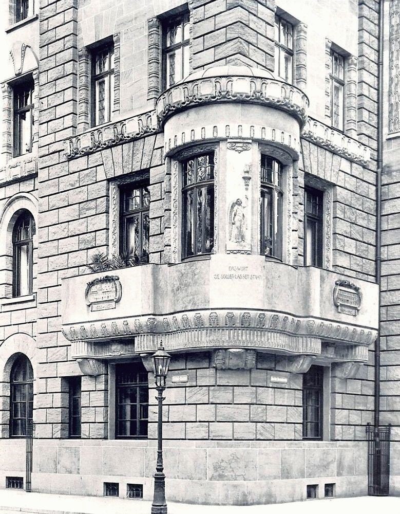 Schulgasse 2