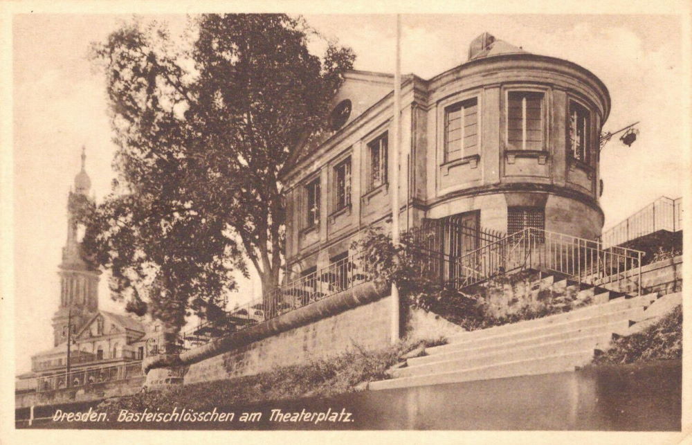 Terrassenufer (Theaterplatz 1b)
