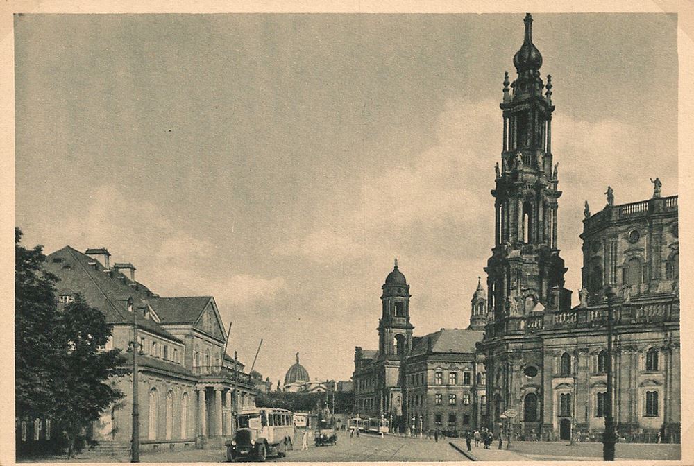 Theaterplatz (Adolf-Hitler-Platz)