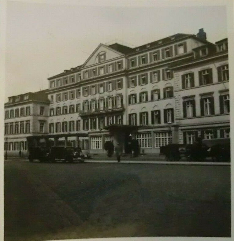 Theaterplatz 1